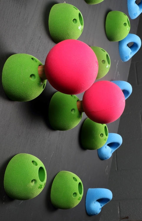 Picture of Peg Board Balls / Balls 4.5" (Set of 2)