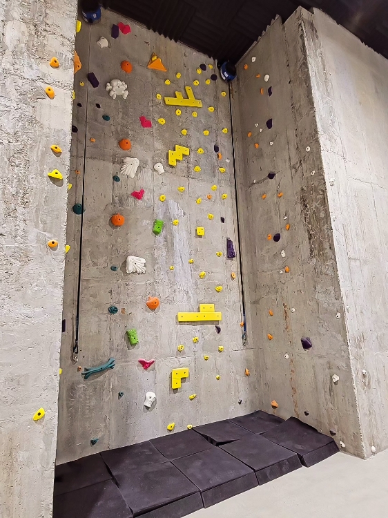 Picture of XXL Skull and Crossbones