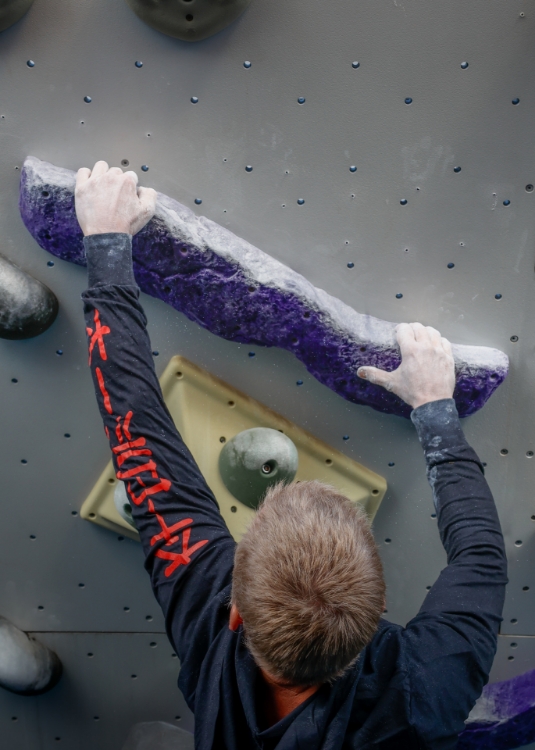 Picture of XXXL Granite Rail #1 (Neutral Incut With Crimps)